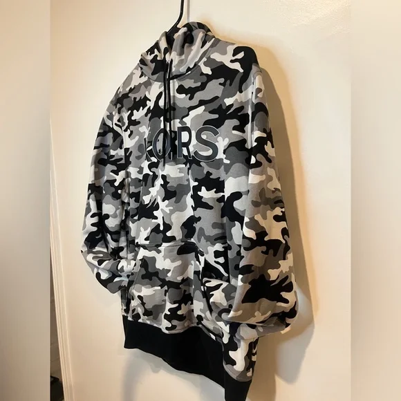 Michael kors men camo sweatshirt hoodie Large NWOT